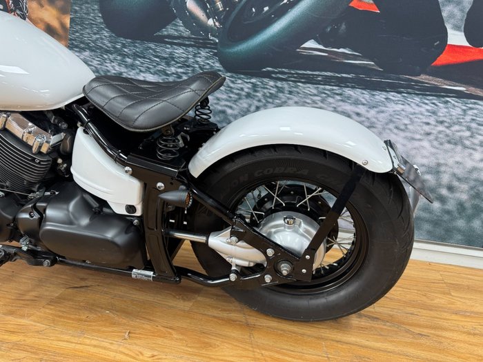 2018 Yamaha XVS650 V-STAR CUSTOM PEARL WHITE