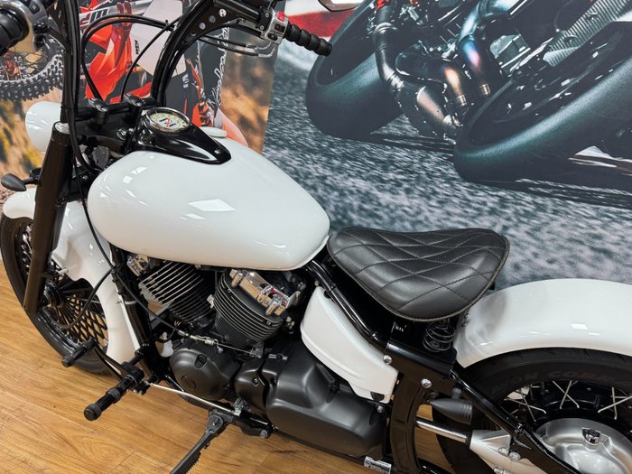 2018 Yamaha XVS650 V-STAR CUSTOM PEARL WHITE