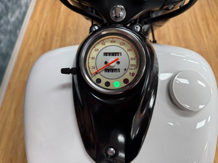 2018 Yamaha XVS650 V-STAR CUSTOM PEARL WHITE