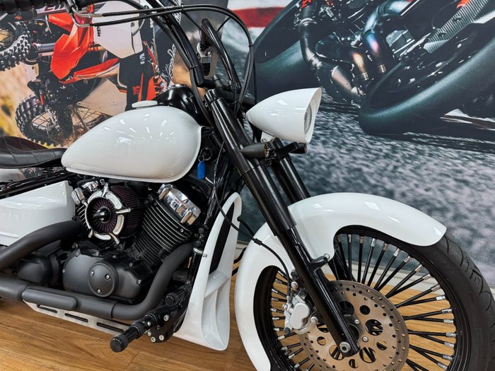 2018 Yamaha XVS650 V-STAR CUSTOM PEARL WHITE