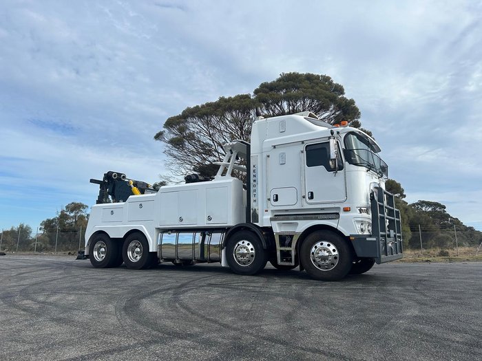 2017 Kenworth K200 Series K200 White