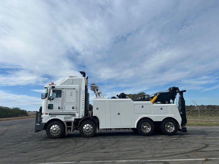 2017 Kenworth K200 Series K200 White