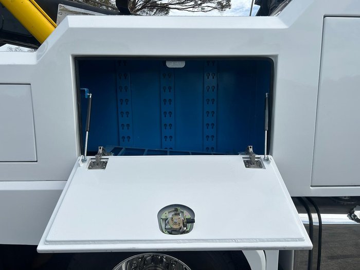 2017 Kenworth K200 Series K200 White