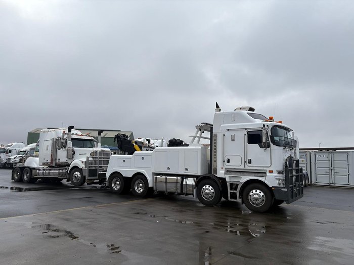 2017 Kenworth K200 Series K200 White