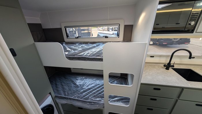 2025 JB Caravans 22'6 Sting Bunk Family