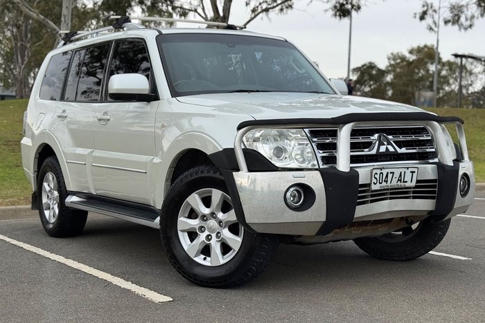 2011 Mitsubishi Pajero Platinum