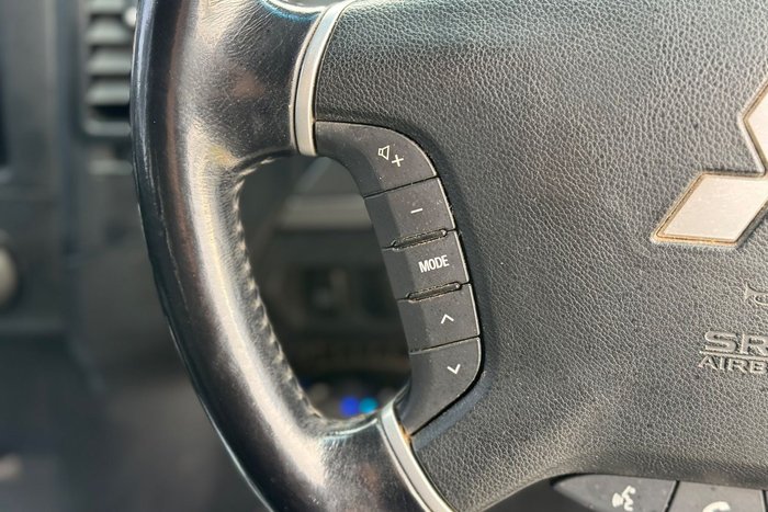 2011 Mitsubishi Pajero Platinum