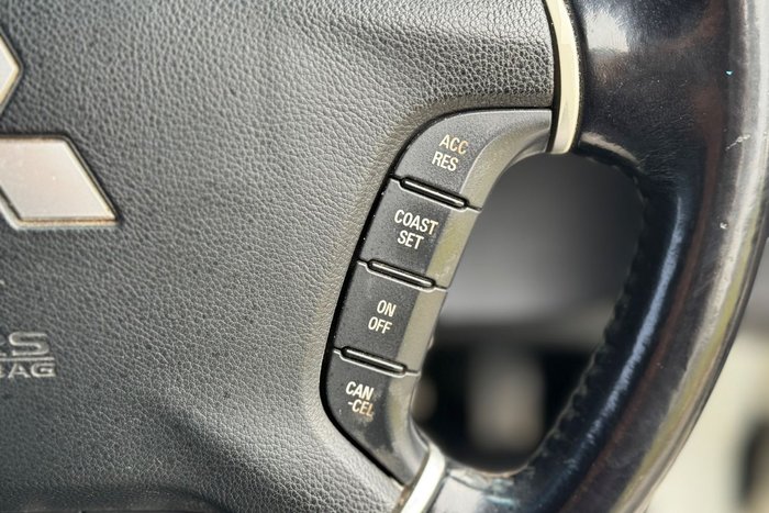 2011 Mitsubishi Pajero Platinum