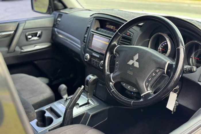 2011 Mitsubishi Pajero Platinum