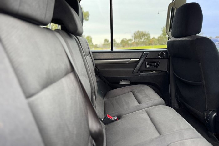 2011 Mitsubishi Pajero Platinum