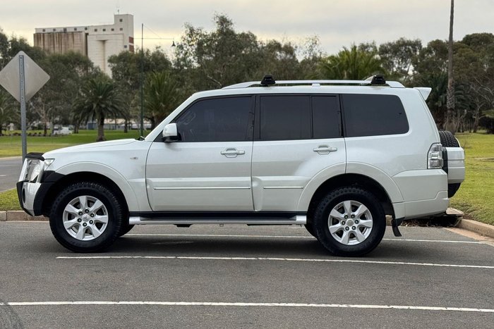 2011 Mitsubishi Pajero Platinum