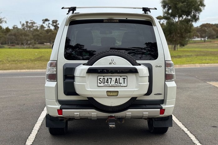 2011 Mitsubishi Pajero Platinum