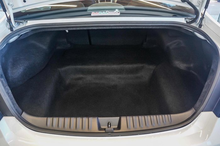 2013 Ford Falcon XR6 FG MkII Winter White