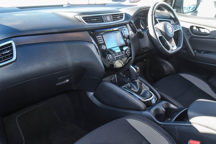 2020 Nissan QASHQAI ST+