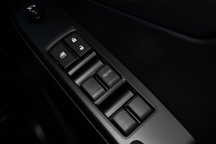2025 Isuzu D-MAX LS-M