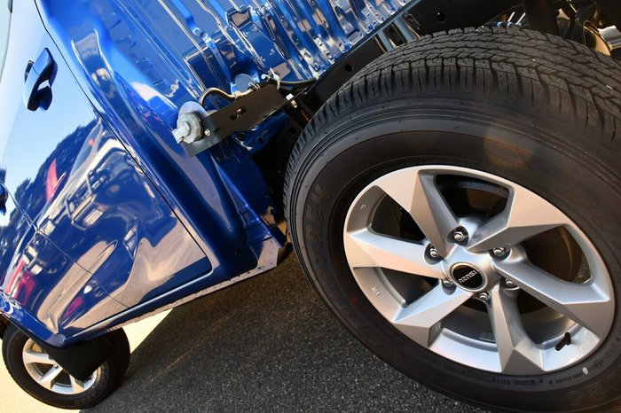 2025 Isuzu D-MAX LS-M