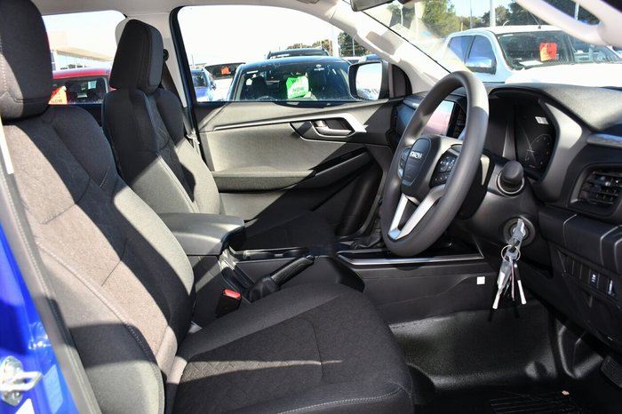 2025 Isuzu D-MAX LS-M
