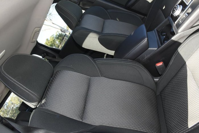 2023 Mitsubishi Outlander ES