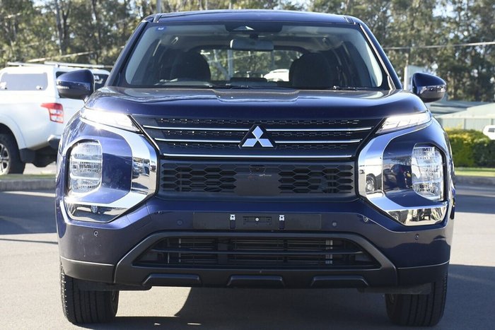 2023 Mitsubishi Outlander ES