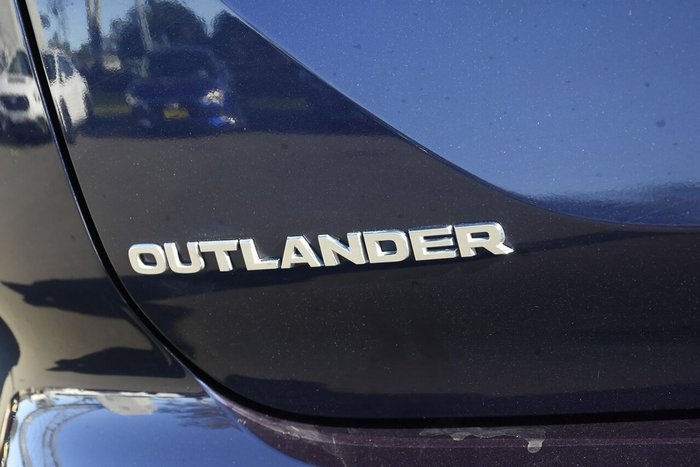 2023 Mitsubishi Outlander ES