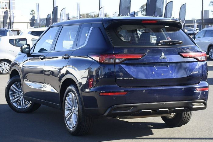 2023 Mitsubishi Outlander ES