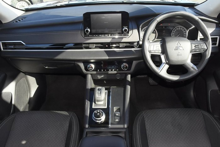 2023 Mitsubishi Outlander ES