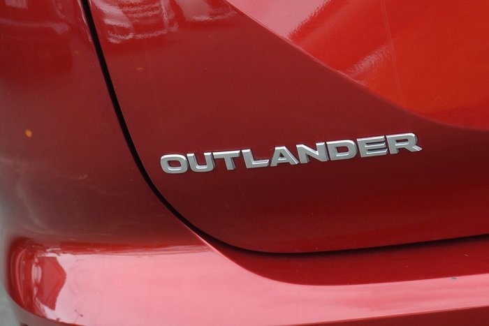 2023 Mitsubishi Outlander ES