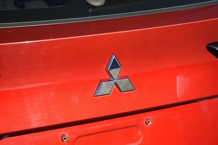2023 Mitsubishi Outlander ES