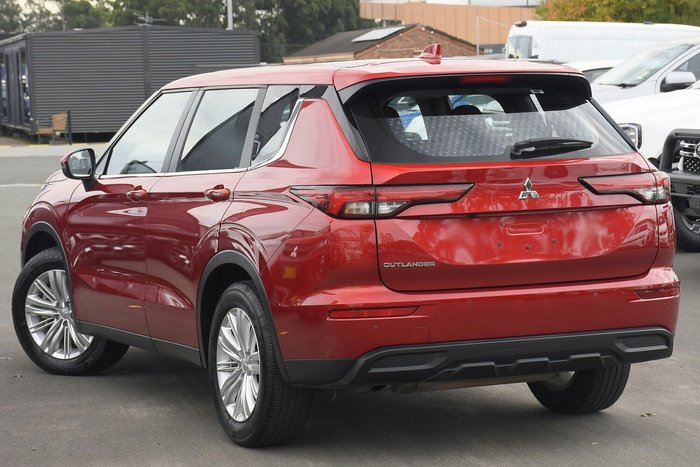 2023 Mitsubishi Outlander ES