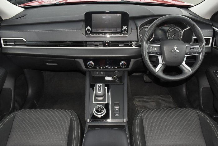 2023 Mitsubishi Outlander ES