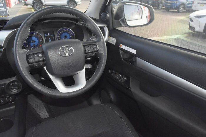 2020 Toyota Hilux SR5