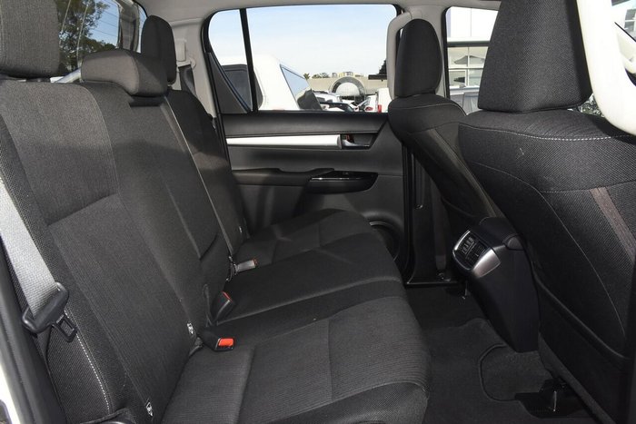 2020 Toyota Hilux SR5