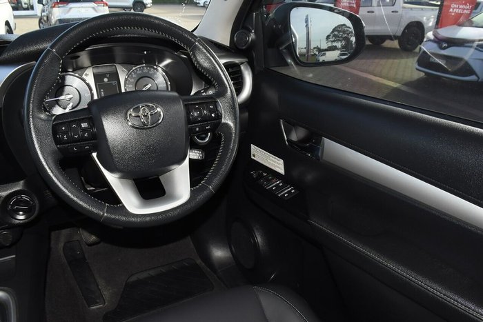 2021 Toyota Hilux SR5