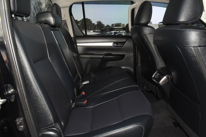 2021 Toyota Hilux SR5