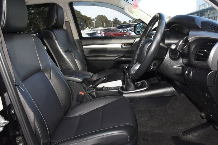 2021 Toyota Hilux SR5