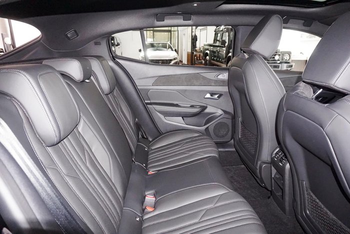 2025 Peugeot 408 GT Premium Hybrid