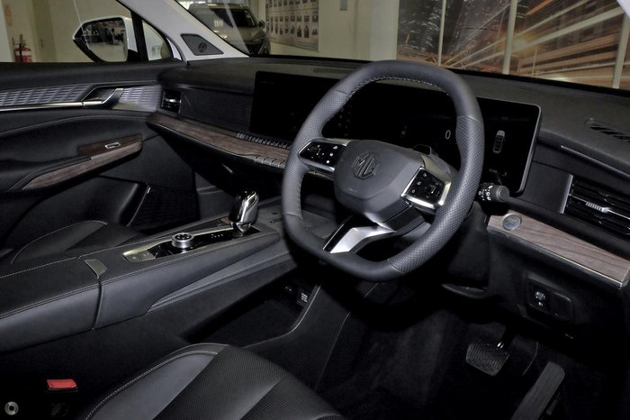 2025 MG QS Essence IS31 MY25 AWD Cashmere Silver