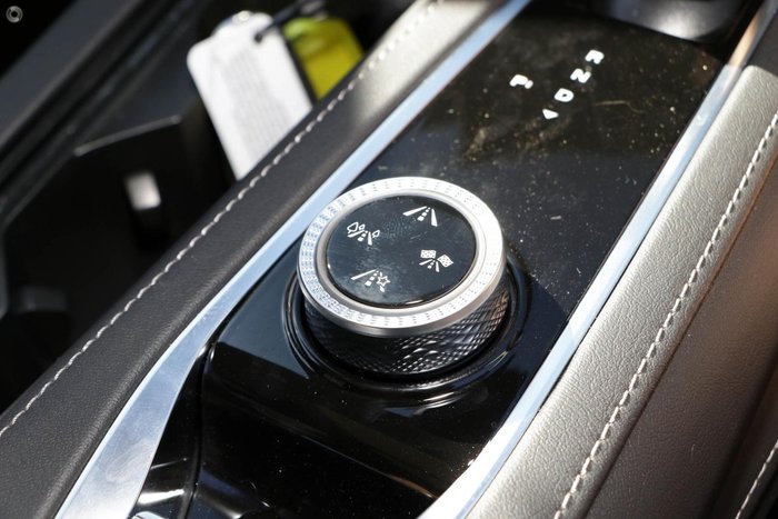 2025 MG QS Excite IS31 MY25 Cashmere Silver