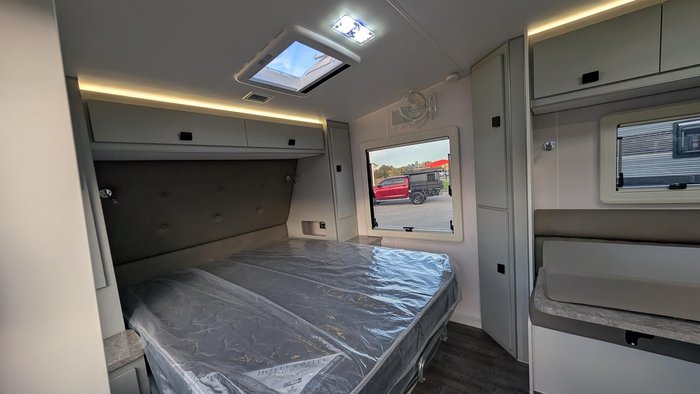 2025 JB Caravans 20' Drx Bunk