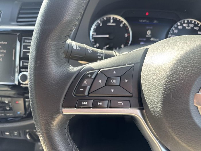 2023 Nissan Navara ST-X