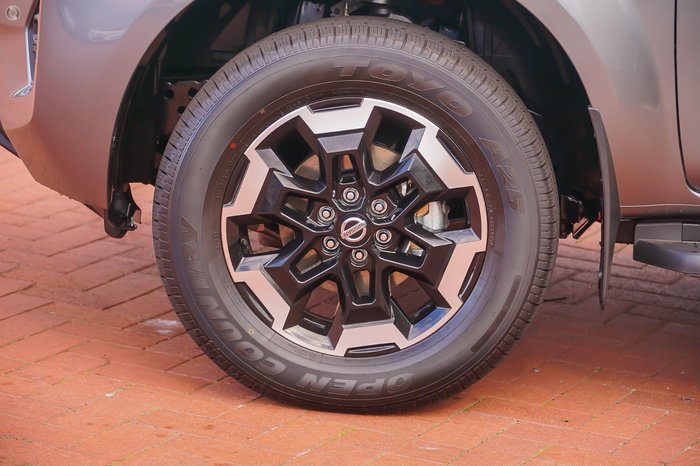 2025 Nissan Navara ST-X