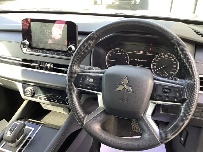 2023 Mitsubishi Outlander ES