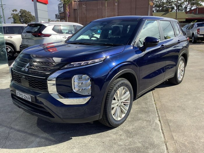 2023 Mitsubishi Outlander ES