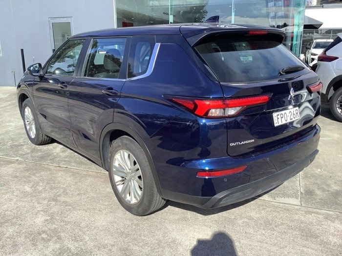 2023 Mitsubishi Outlander ES