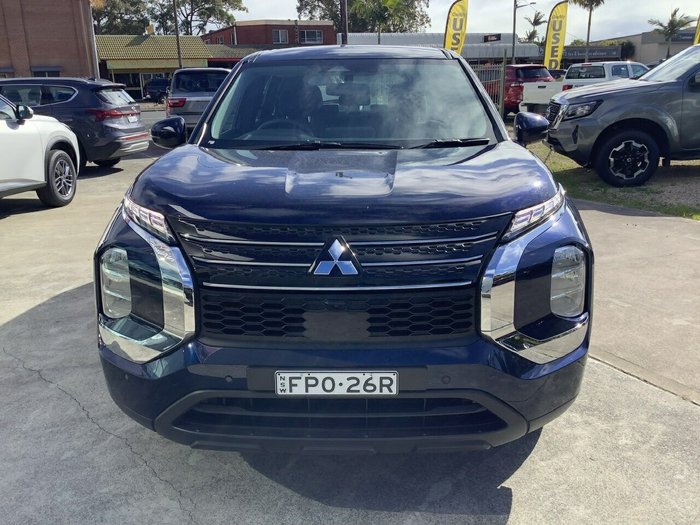2023 Mitsubishi Outlander ES