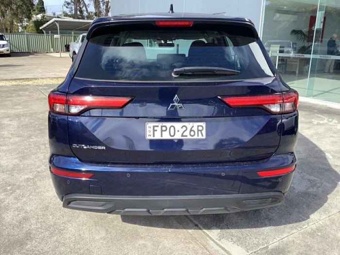 2023 Mitsubishi Outlander ES
