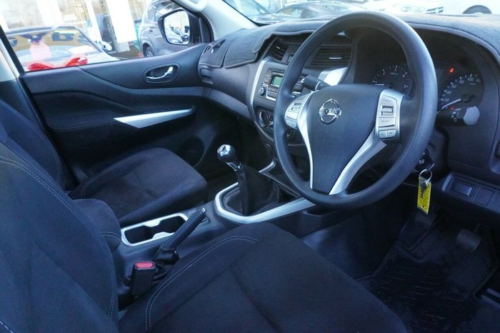 2019 Nissan Navara RX