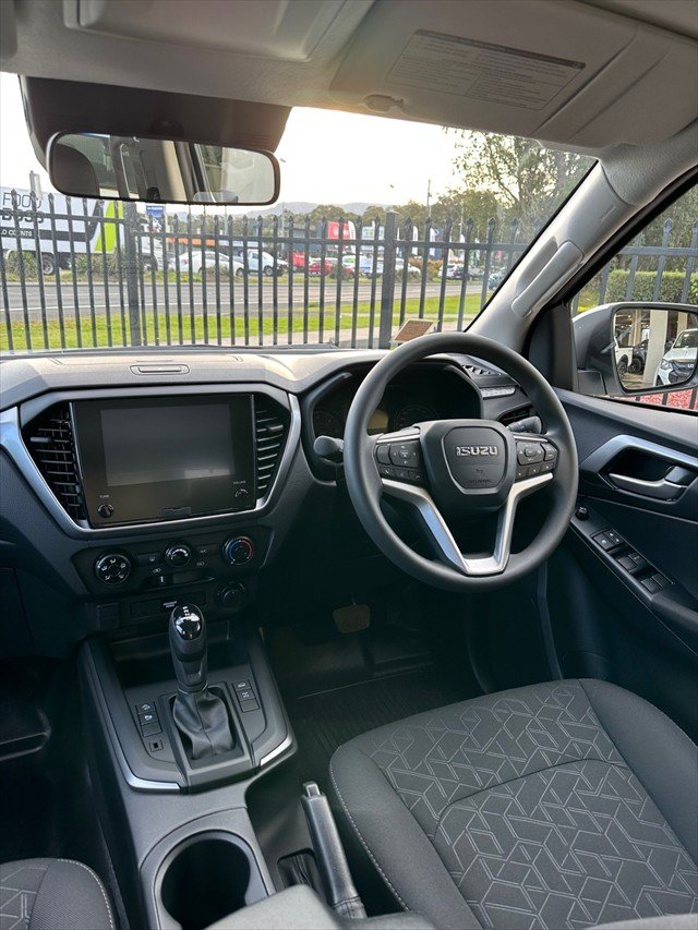 2025 Isuzu D-MAX LS-M MY24 4X4 Dual Range Mineral White