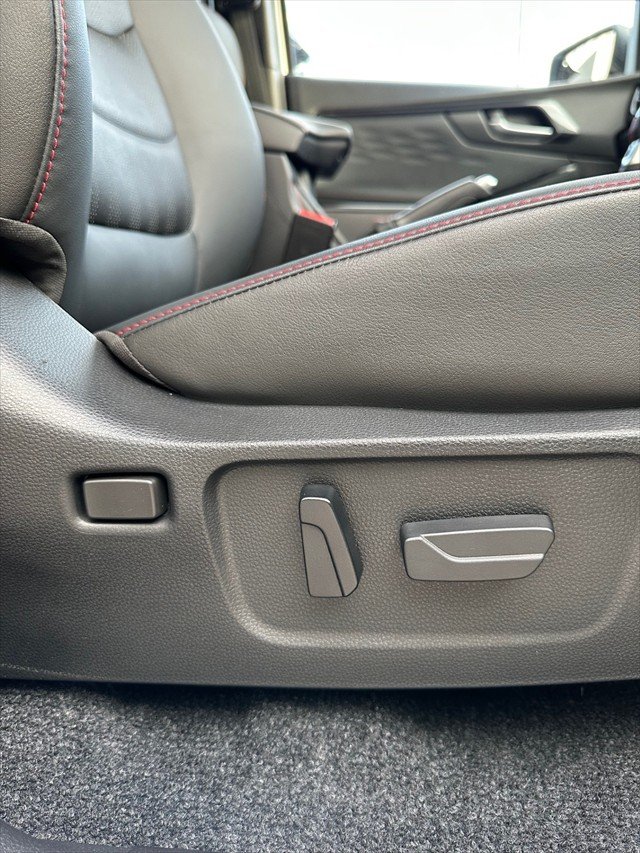 2025 Isuzu D-MAX X-TERRAIN MY24 4X4 Dual Range Mineral White