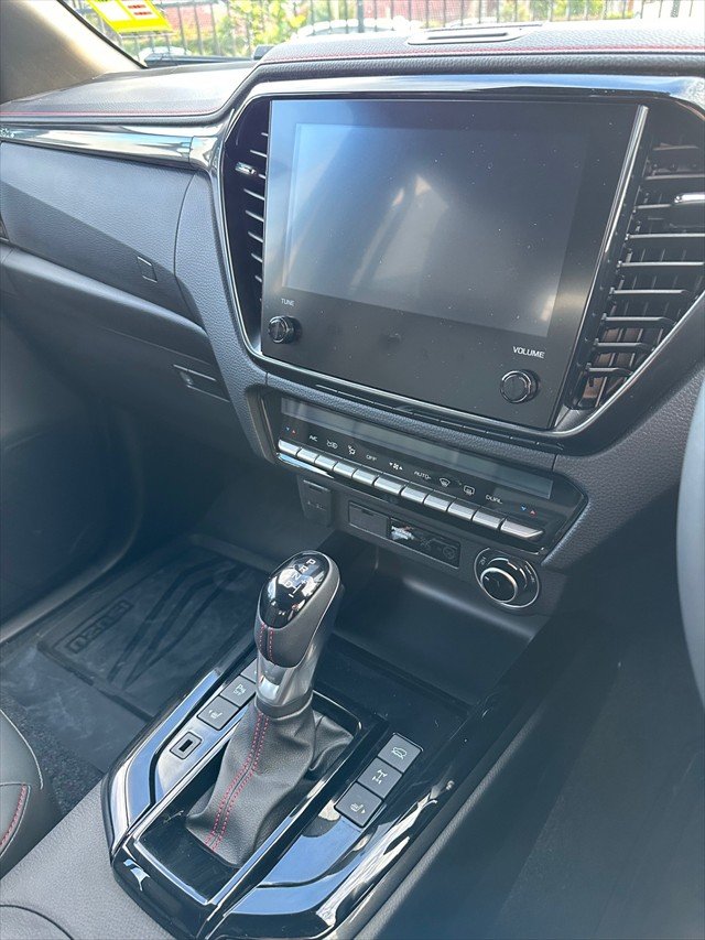 2025 Isuzu D-MAX X-TERRAIN MY24 4X4 Dual Range Mineral White